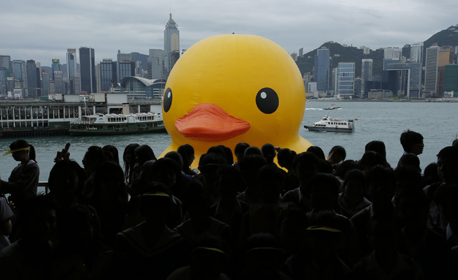 Florentijn Hofman, Rubber Duck, 2013. Photograph by Adam Taylor. Courtesy of Business insider