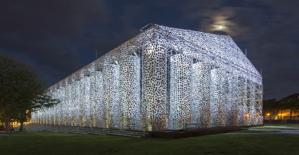 Martha Minujín, The Parthenon of Books, © Roman Maerz