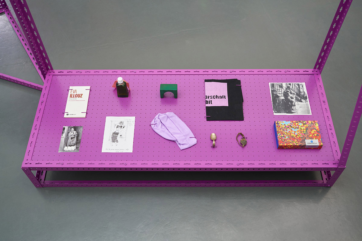Alex Martinis Roe, To Become Two, installation detail, Badischer Kunstverein, Karlsruhe, 2017.  Exhibition design: Fotini Lazaridou-Hatzigoga. Photo: Stephen Bauman, bild_raum.