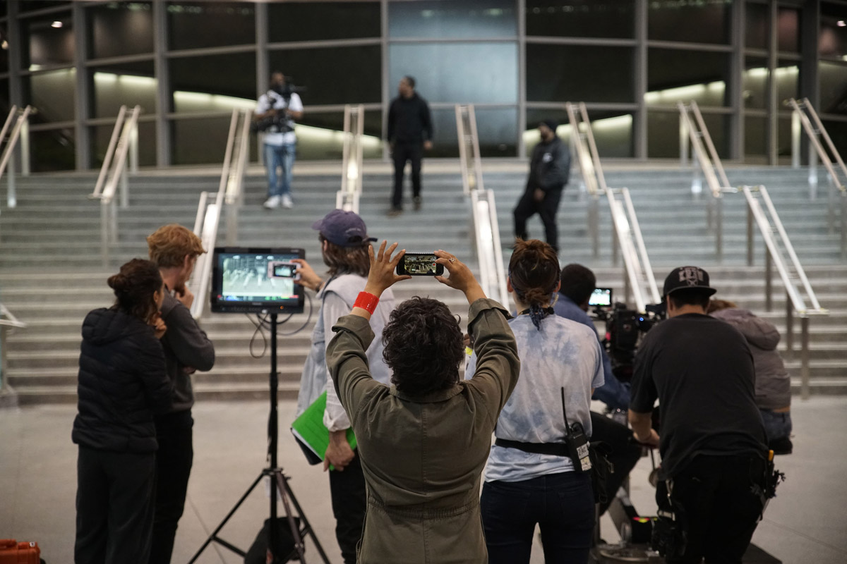 RISE, production still: “Prologue” (York University Subway Station), Bárbara Wagner and Benjamin de Burca, 2018. Executive Producer: Emelie Chhangur. Image: courtesy of the Art Gallery of York University, Toronto.