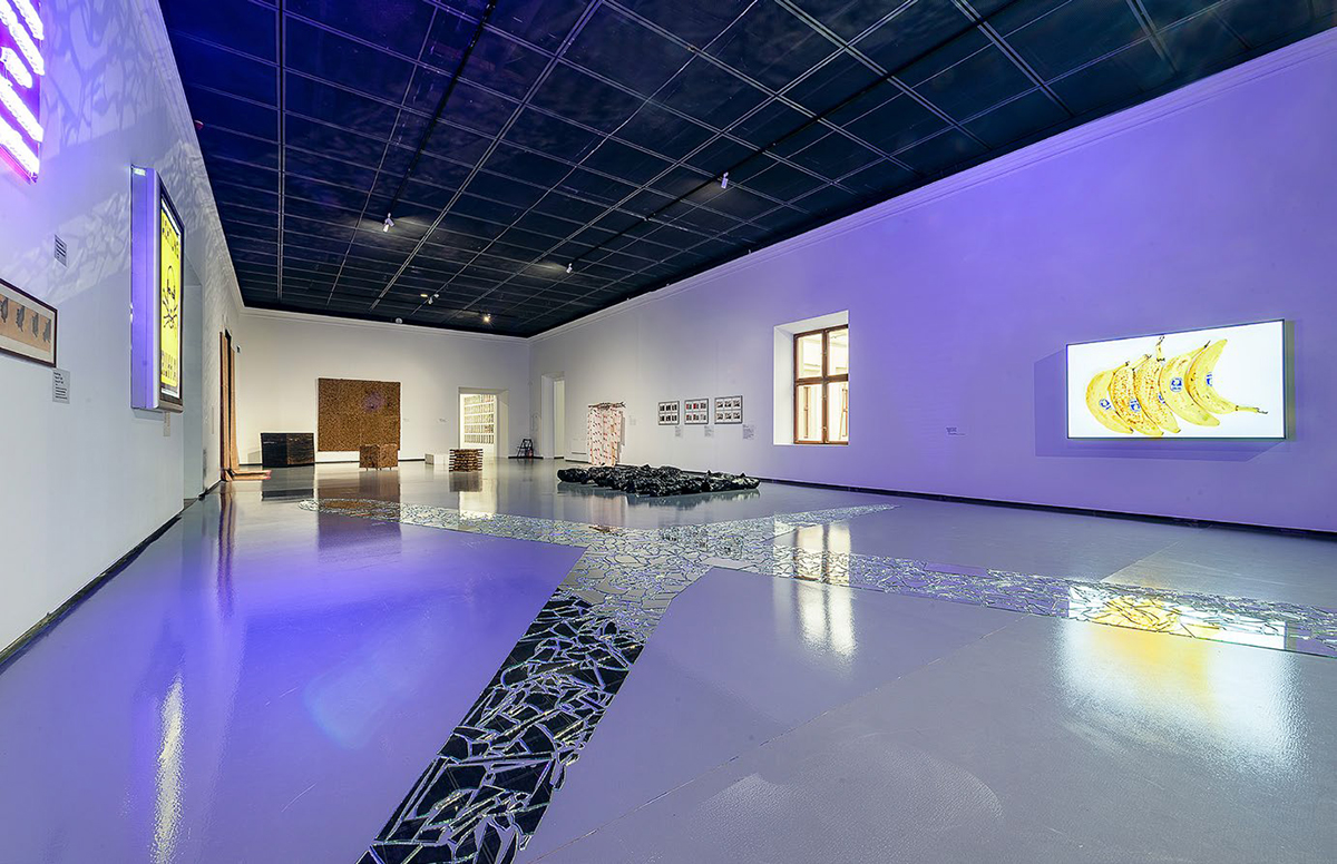 fig 1. Exhibition view from one of the rooms of “Political Art”, Ujazdowski Castle Center for Contemporary Art, Warszawa 2021, Courtesy Ujazdowski Castle Centre for Contemporary Art. Photo by Daniel Czarnocki.