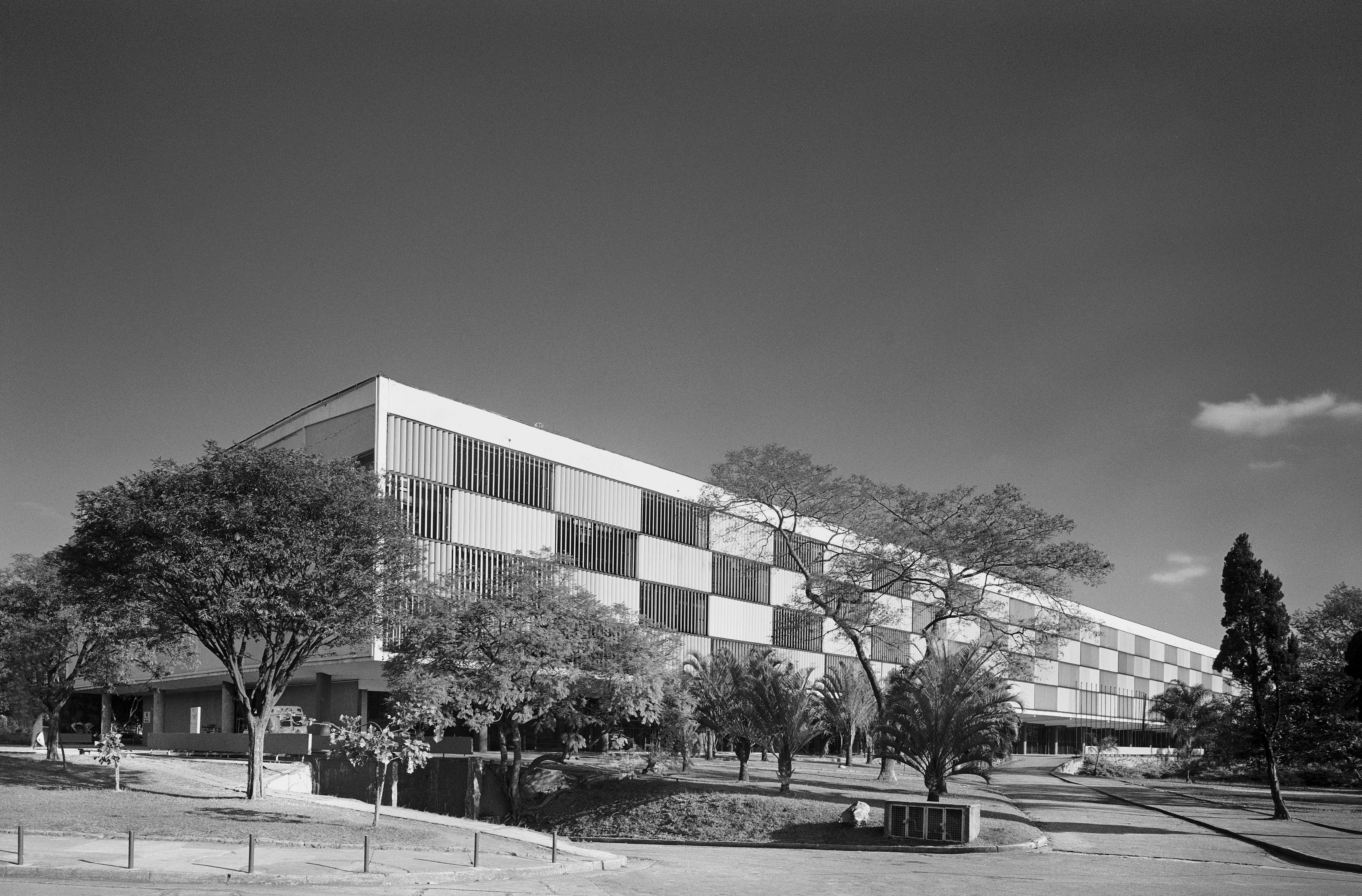 View of the Bienal Pavilion facade. São Paulo, 05/03/2011. © Andres Otero / Fundação Bienal de São Paulo